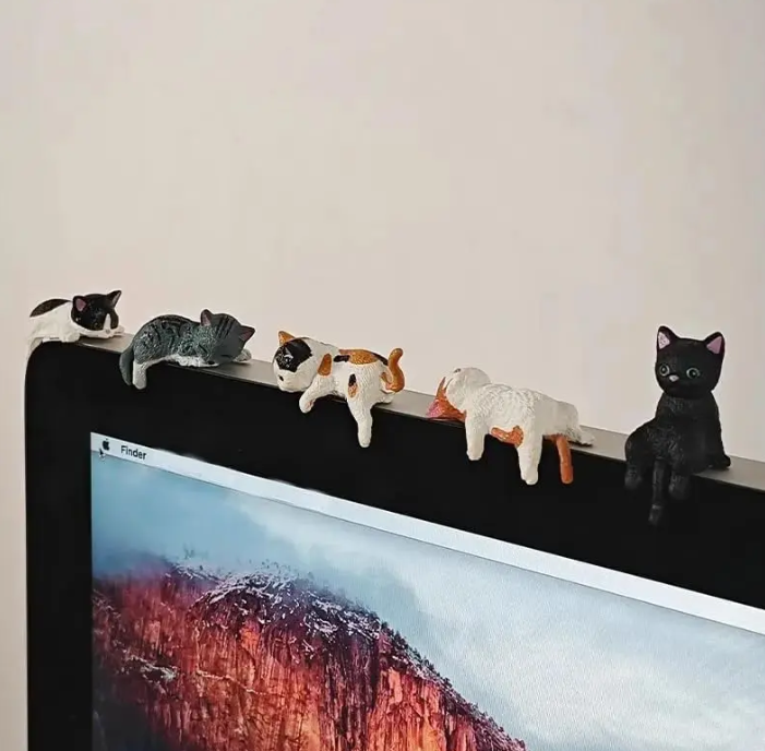 DeskBuddies™ - Cat or Dog Figurines